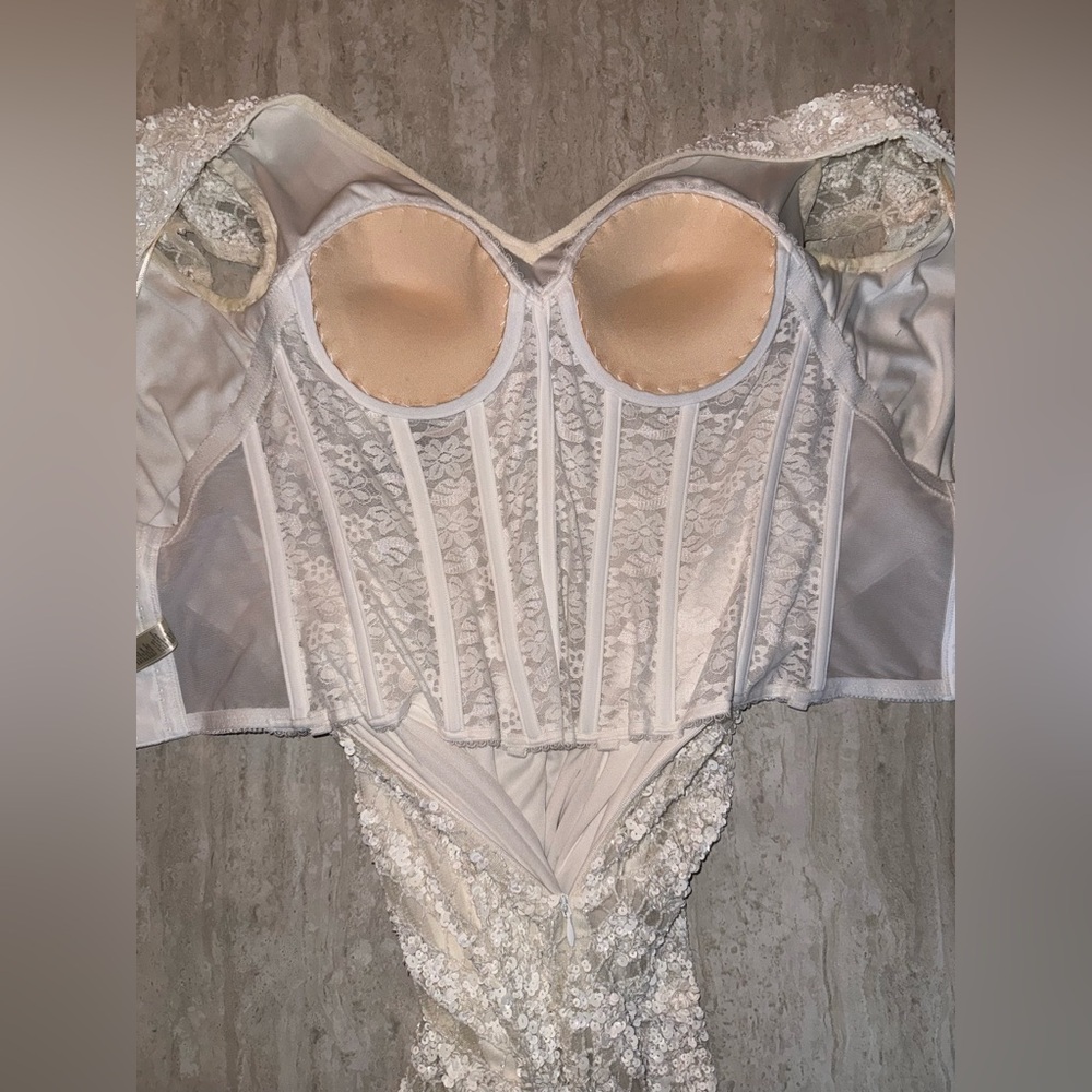 Theia ‘Lilia’ Wedding Dress - Picture 8 of 9